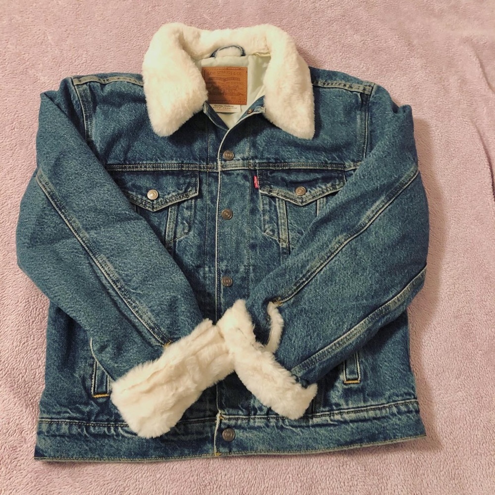 Levi’s Ex boyfriend trucker jacket